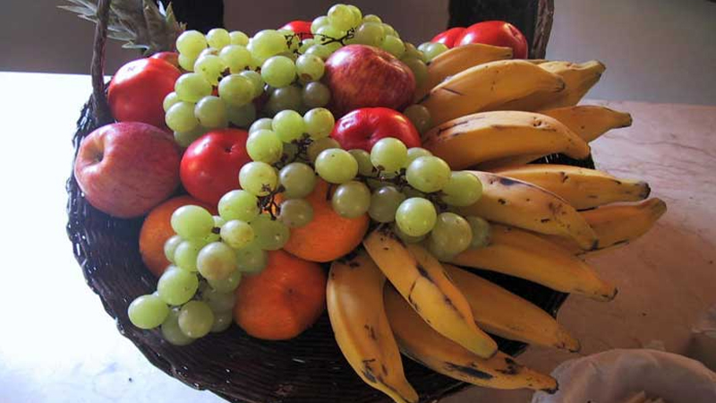 gallery image of Frutas / Fruits